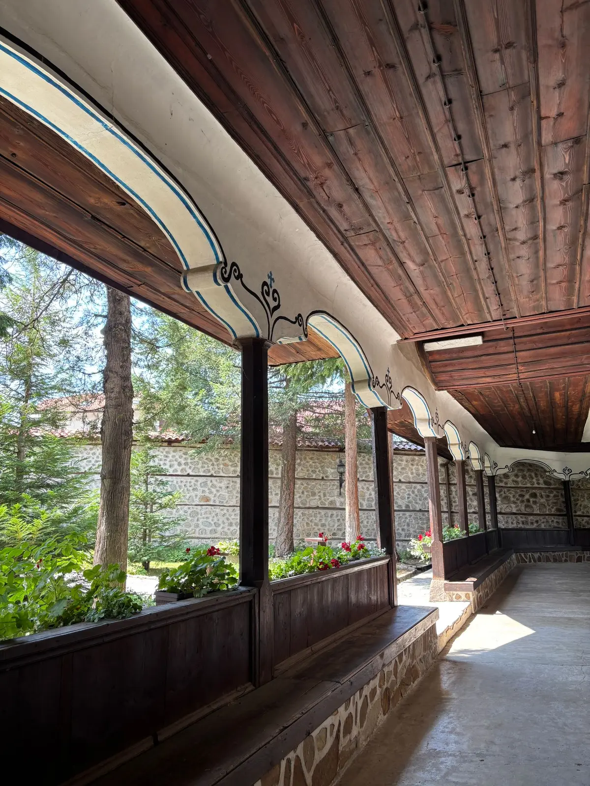 The church in Bansko was completed in 1835 thanks to the mayor Lazar German, with the financial assistance of local donors and the physical help of other citizens.